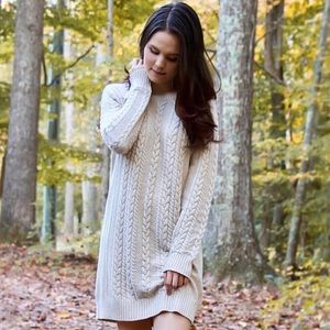 LIKE NEW Abercrombie and Fitch Sweater Dress XS